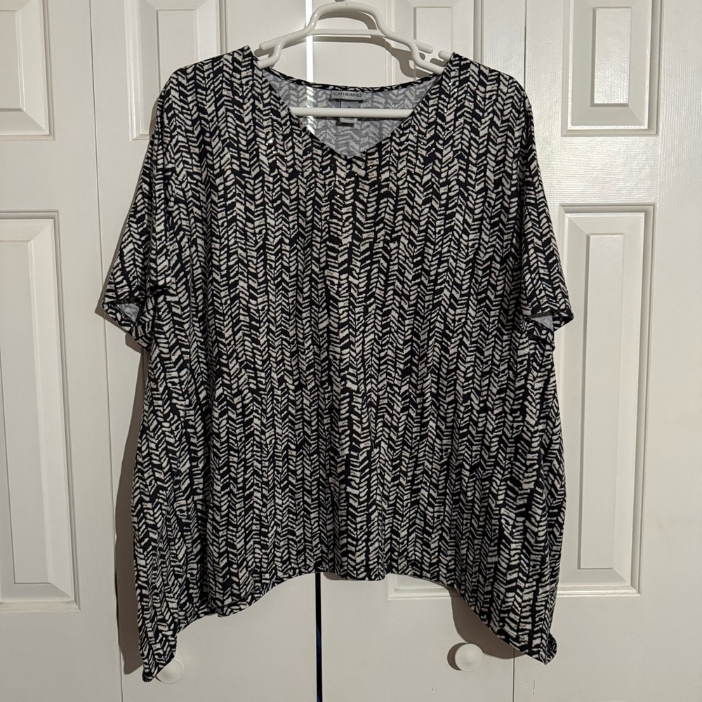 Catherines Black and White Chevron Short Sleeve Top